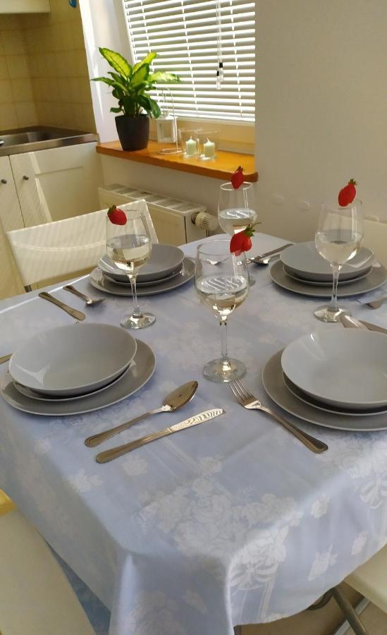 Apartament Z Balkonem Przy Latarni 150M Od Morza Колобжег Екстериор снимка